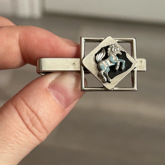 4/$50 Silver Pegasus Tie Clip vintage 🐴 - Picture 6 of 8